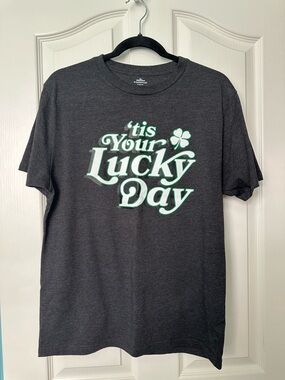 'Tis Your Lucky Day Graphic T-Shirt - Charcoal